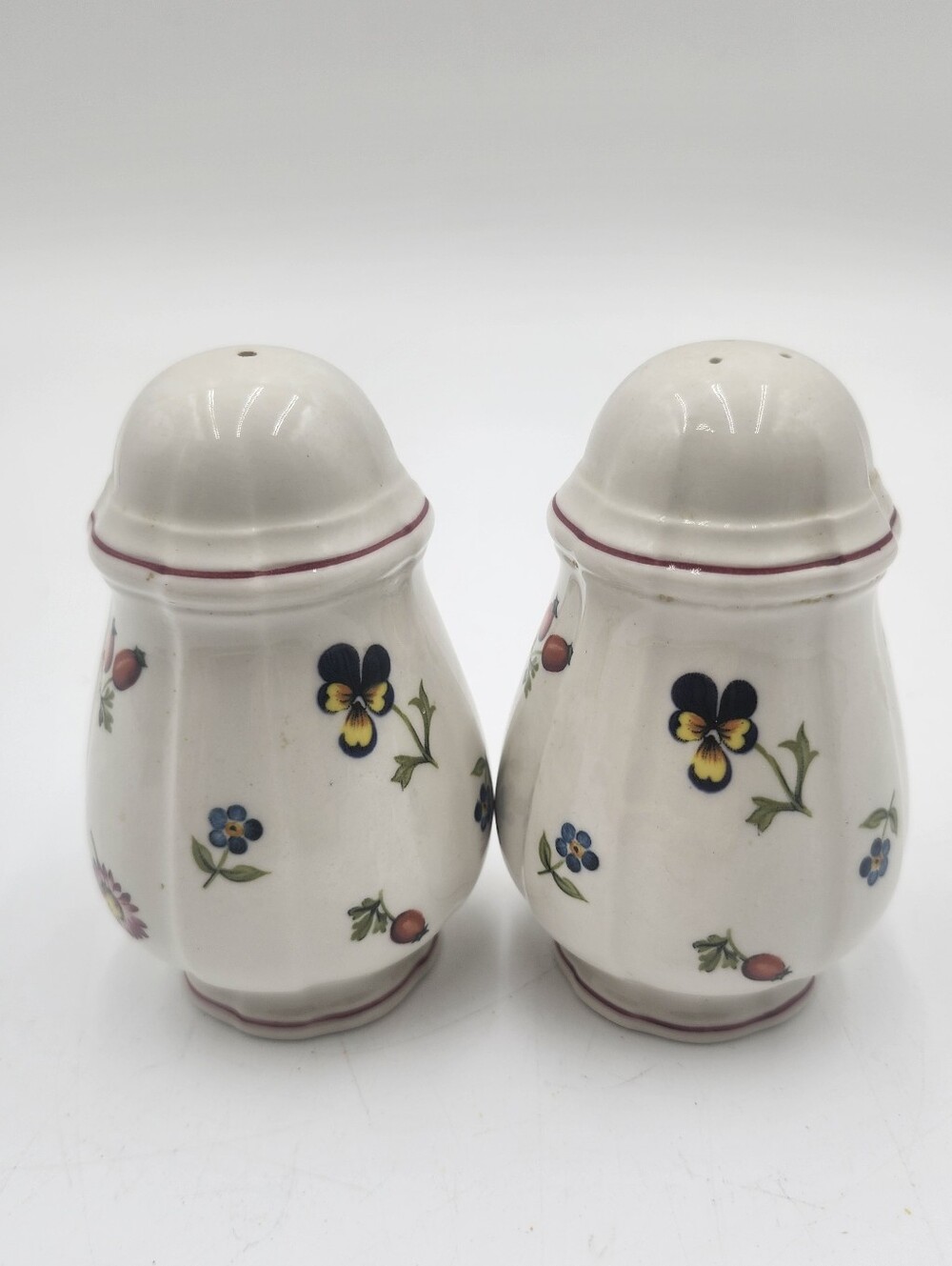 Villeroy & Boch Petite Fleur large Salt & Pepper Shaker Vitro-Porcelain pansy